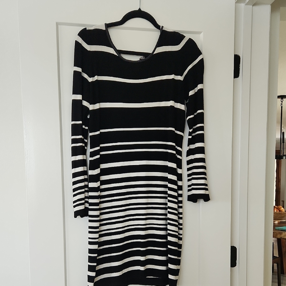 INC International Concepts Black and White Long Sleeve Dress